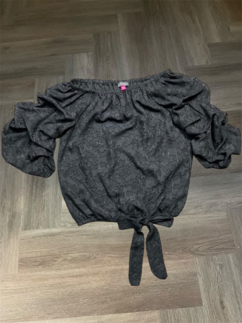 Vince Camuto Bubble Sleeve Burnout Top Womens Small Black Coquette Whimsigoth